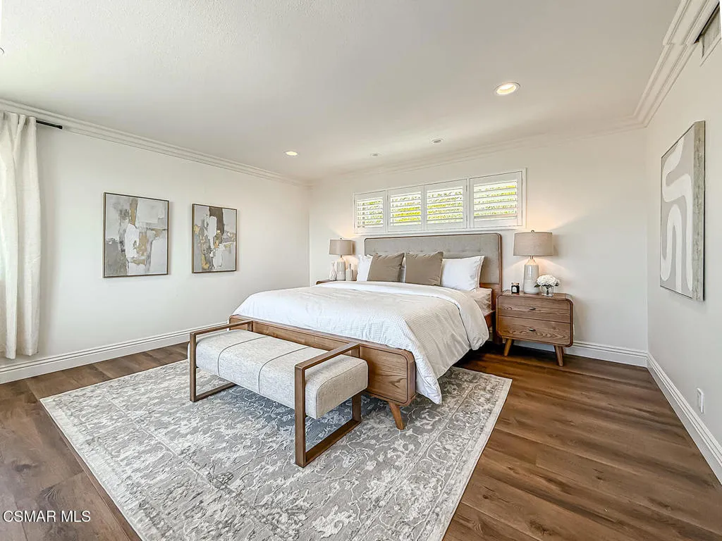 jPrimary Bedroom Suite3