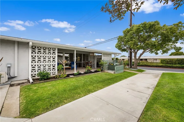 1562 Golden Rain Road Ne 44g, Seal Beach, California 90740