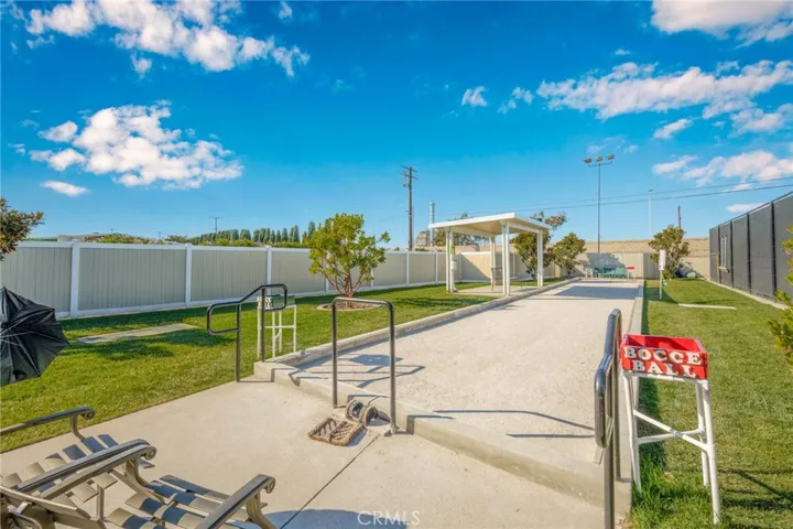 1562 Golden Rain Road Ne 44g, Seal Beach, California 90740