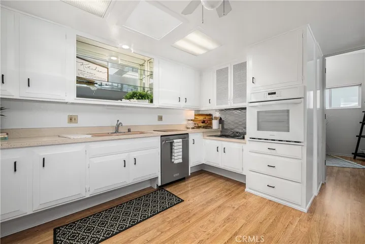 1562 Golden Rain Road Ne 44g, Seal Beach, California 90740