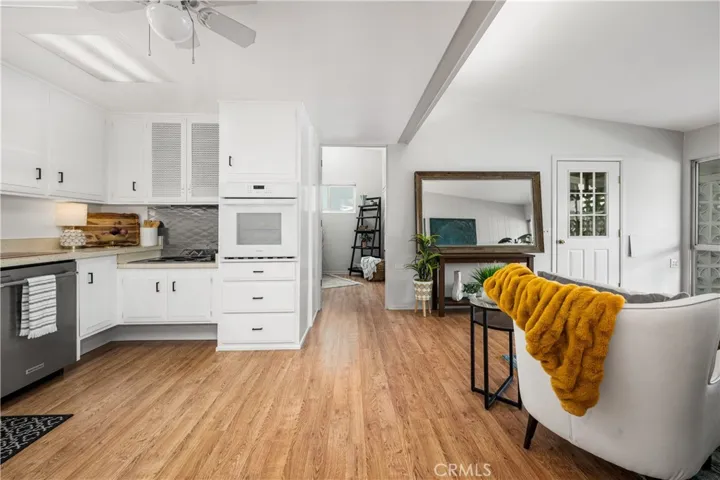 1562 Golden Rain Road Ne 44g, Seal Beach, California 90740
