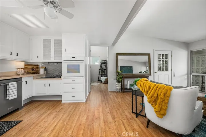 1562 Golden Rain Road Ne 44g, Seal Beach, California 90740