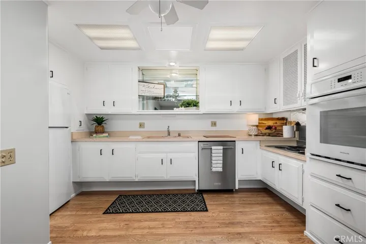 1562 Golden Rain Road Ne 44g, Seal Beach, California 90740