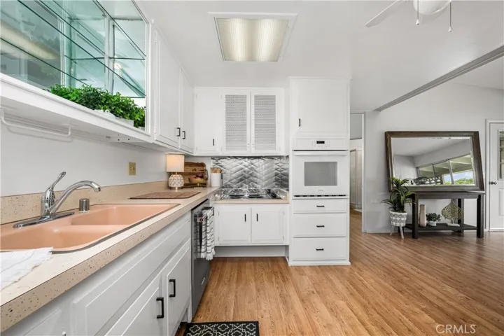 1562 Golden Rain Road Ne 44g, Seal Beach, California 90740