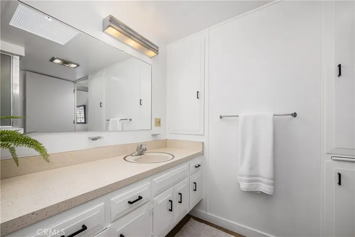 1562 Golden Rain Road Ne 44g, Seal Beach, California 90740