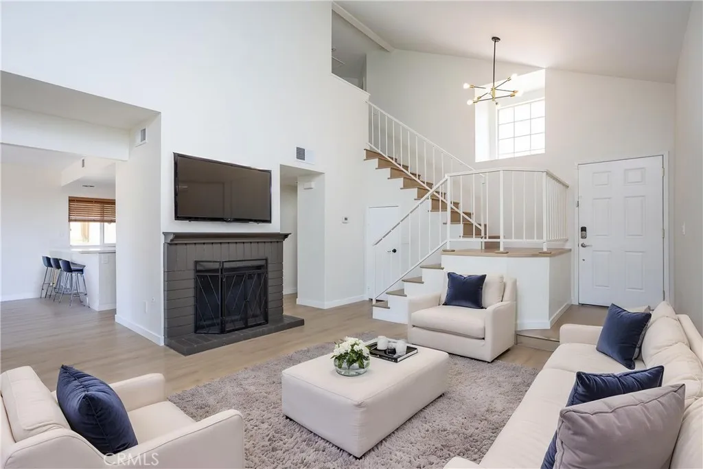 Virtual staging living room