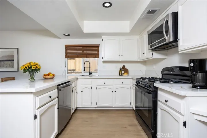 Virtual staging kitchen