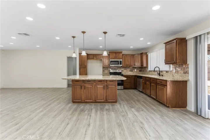 19891 Talihina Road, Apple Valley, California 92307