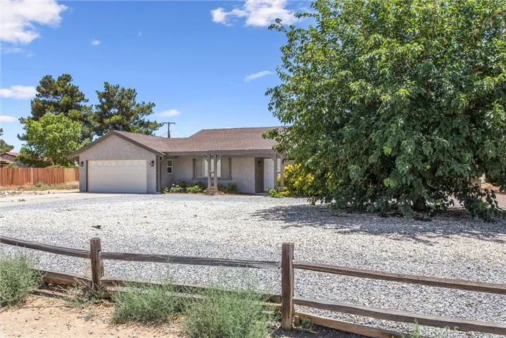 19891 Talihina Road, Apple Valley, California 92307