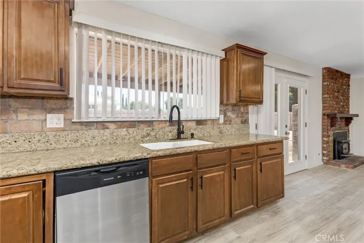19891 Talihina Road, Apple Valley, California 92307