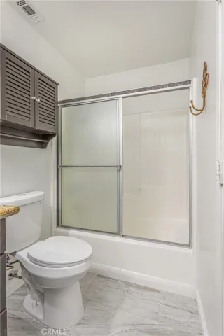 Primary suite with ensuite bath