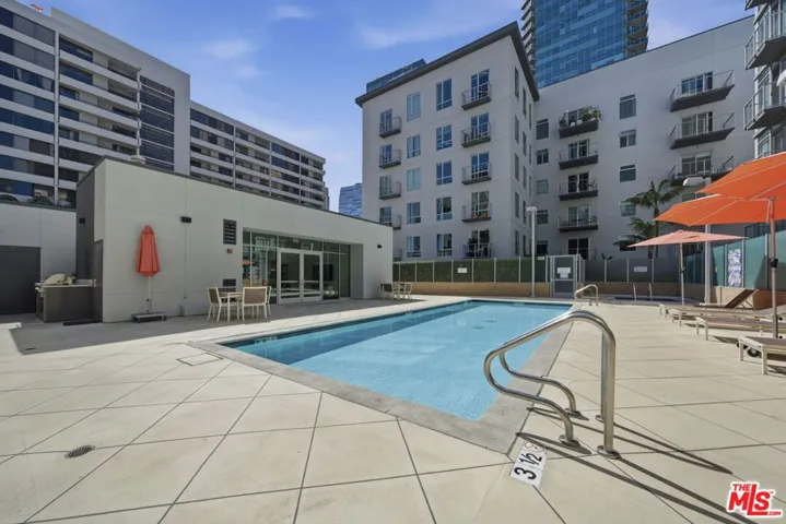 645 W 9th Street 406, Los Angeles, California 90015