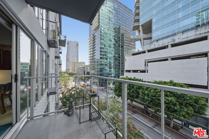 645 W 9th Street 406, Los Angeles, California 90015
