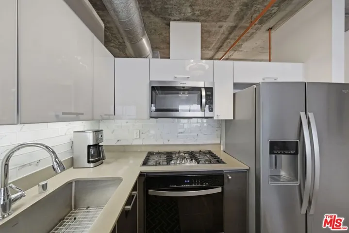 645 W 9th Street 406, Los Angeles, California 90015