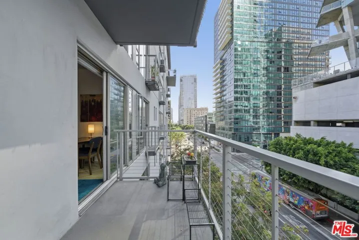 645 W 9th Street 406, Los Angeles, California 90015