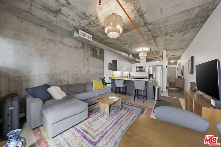 645 W 9th Street 406, Los Angeles, California 90015