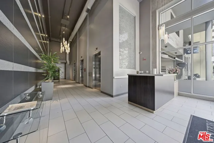 645 W 9th Street 406, Los Angeles, California 90015