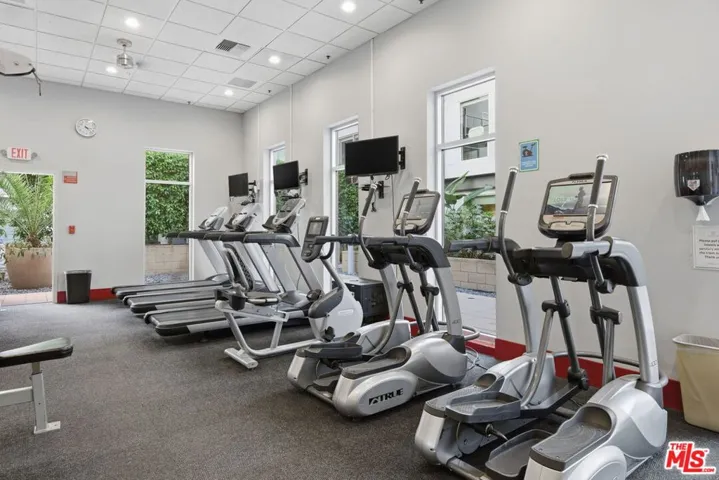 645 W 9th Street 406, Los Angeles, California 90015