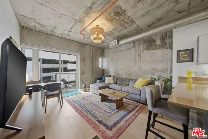 645 W 9th Street 406, Los Angeles, California 90015