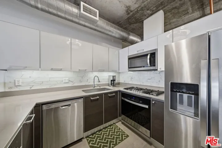 645 W 9th Street 406, Los Angeles, California 90015