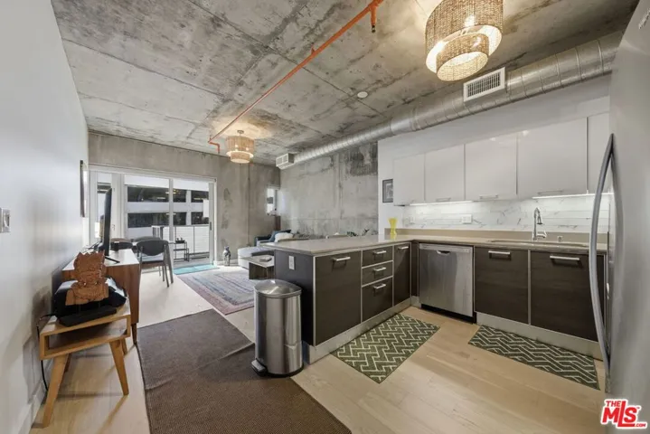645 W 9th Street 406, Los Angeles, California 90015