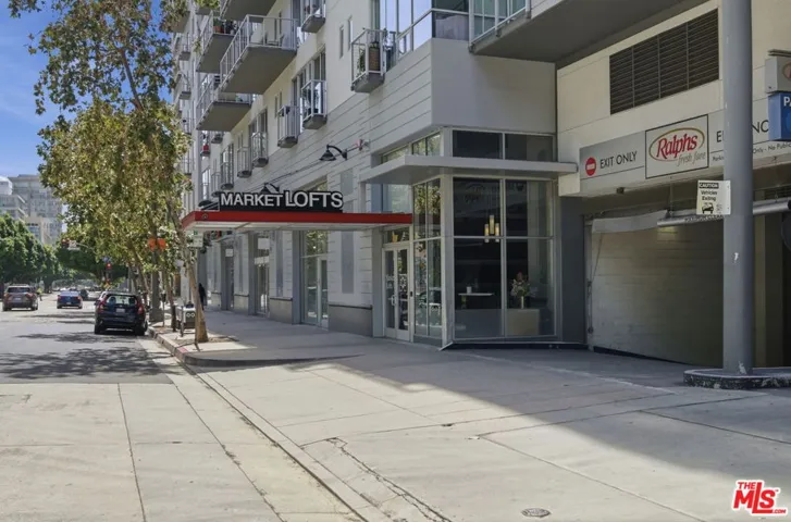 645 W 9th Street 406, Los Angeles, California 90015
