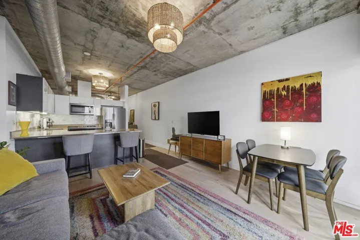 645 W 9th Street 406, Los Angeles, California 90015