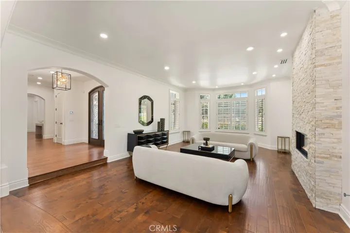 4358 Fairlawn Drive, La Canada Flintridge, California 91011