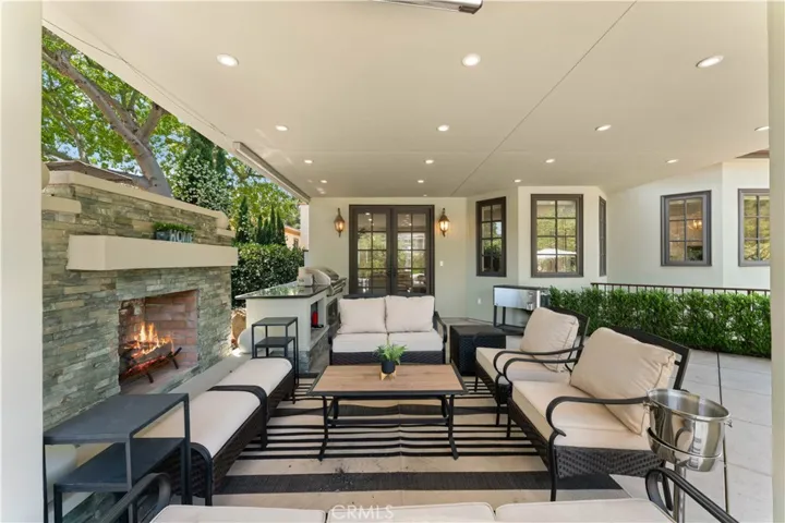 4358 Fairlawn Drive, La Canada Flintridge, California 91011