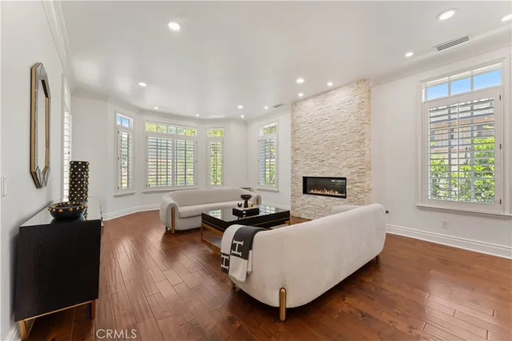 4358 Fairlawn Drive, La Canada Flintridge, California 91011