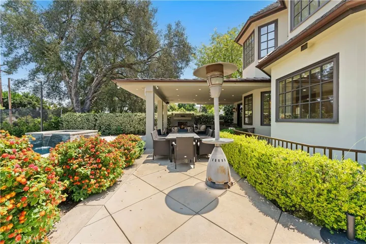 4358 Fairlawn Drive, La Canada Flintridge, California 91011