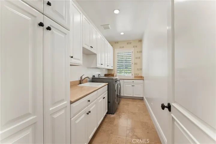 4358 Fairlawn Drive, La Canada Flintridge, California 91011