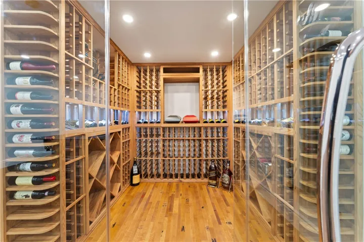 4358 Fairlawn Drive, La Canada Flintridge, California 91011