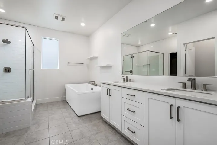 120 Zawn, Irvine, California 92618