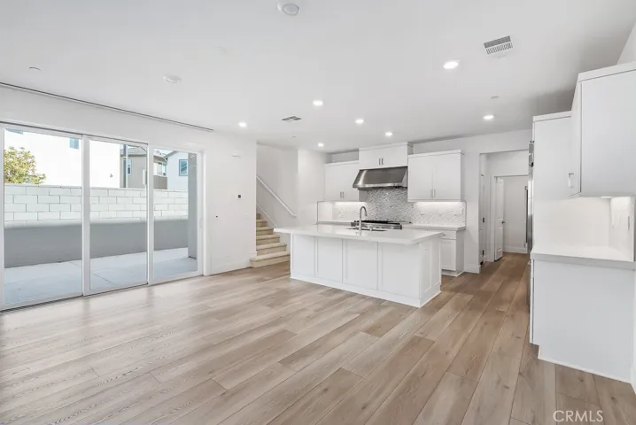 120 Zawn, Irvine, California 92618