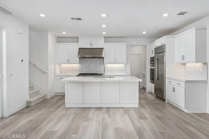 120 Zawn, Irvine, California 92618