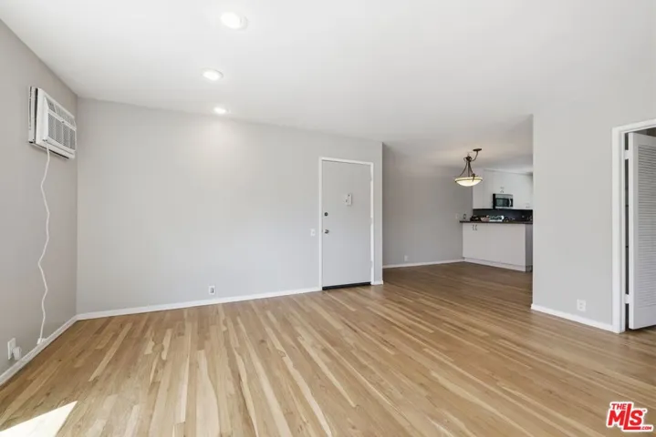 11120 Queensland Street D40, Los Angeles, California 90034