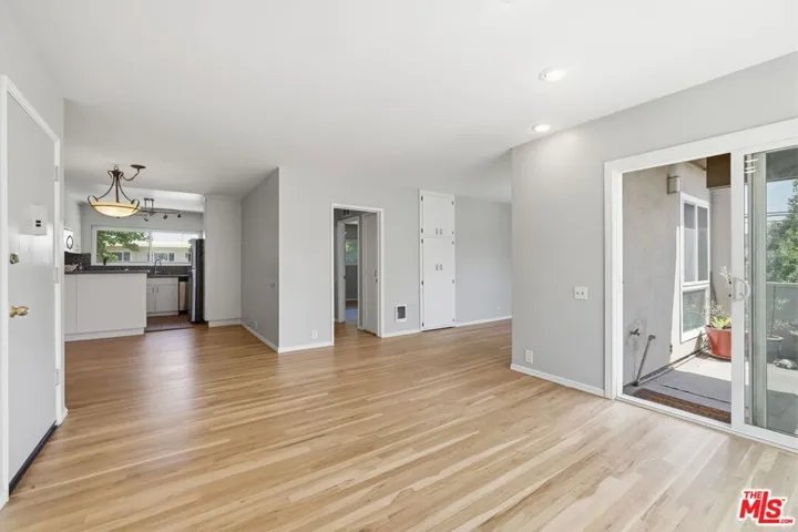 11120 Queensland Street D40, Los Angeles, California 90034