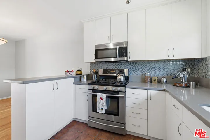11120 Queensland Street D40, Los Angeles, California 90034