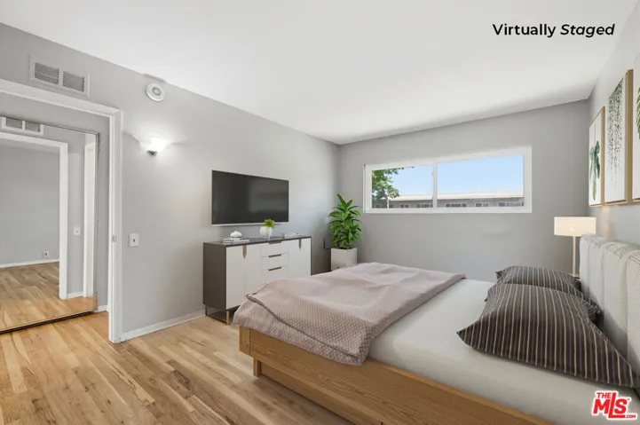 11120 Queensland Street D40, Los Angeles, California 90034
