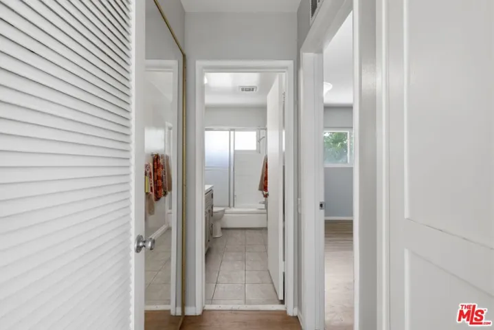 11120 Queensland Street D40, Los Angeles, California 90034