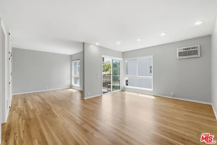 11120 Queensland Street D40, Los Angeles, California 90034