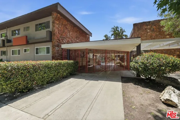 11120 Queensland Street D40, Los Angeles, California 90034