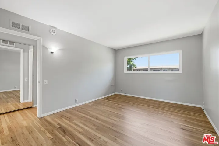 11120 Queensland Street D40, Los Angeles, California 90034