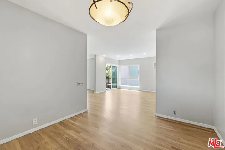 11120 Queensland Street D40, Los Angeles, California 90034