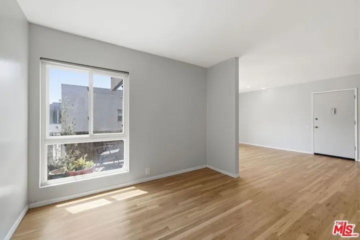11120 Queensland Street D40, Los Angeles, California 90034