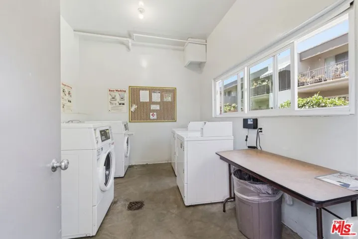 11120 Queensland Street D40, Los Angeles, California 90034