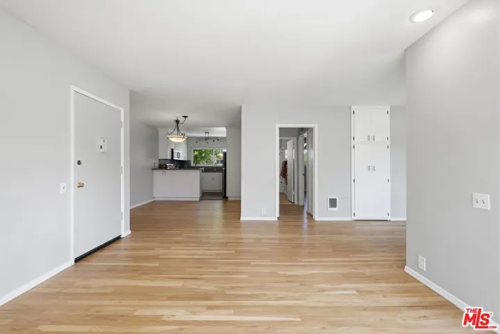 11120 Queensland Street D40, Los Angeles, California 90034