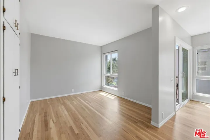 11120 Queensland Street D40, Los Angeles, California 90034