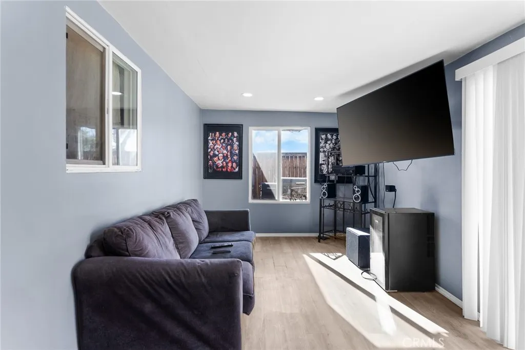 bonus room/den/office
